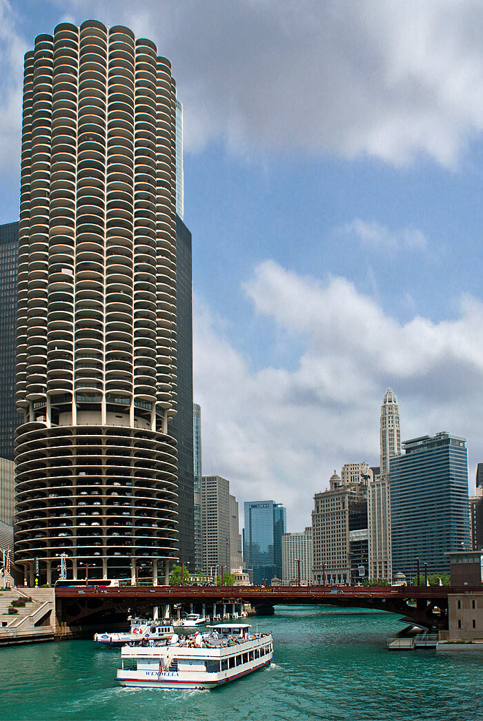 Marina City corncob building on Chicago River