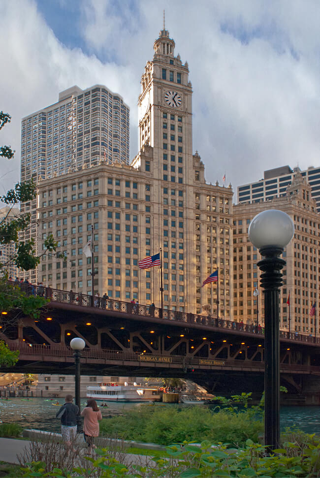 an iron bridge before skyscrapers, Chicago